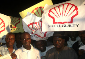 Protesters Seeking to Hold Royal Dutch Shell Liable for Human Rights Abuses ©Minn. J. Int’l L.